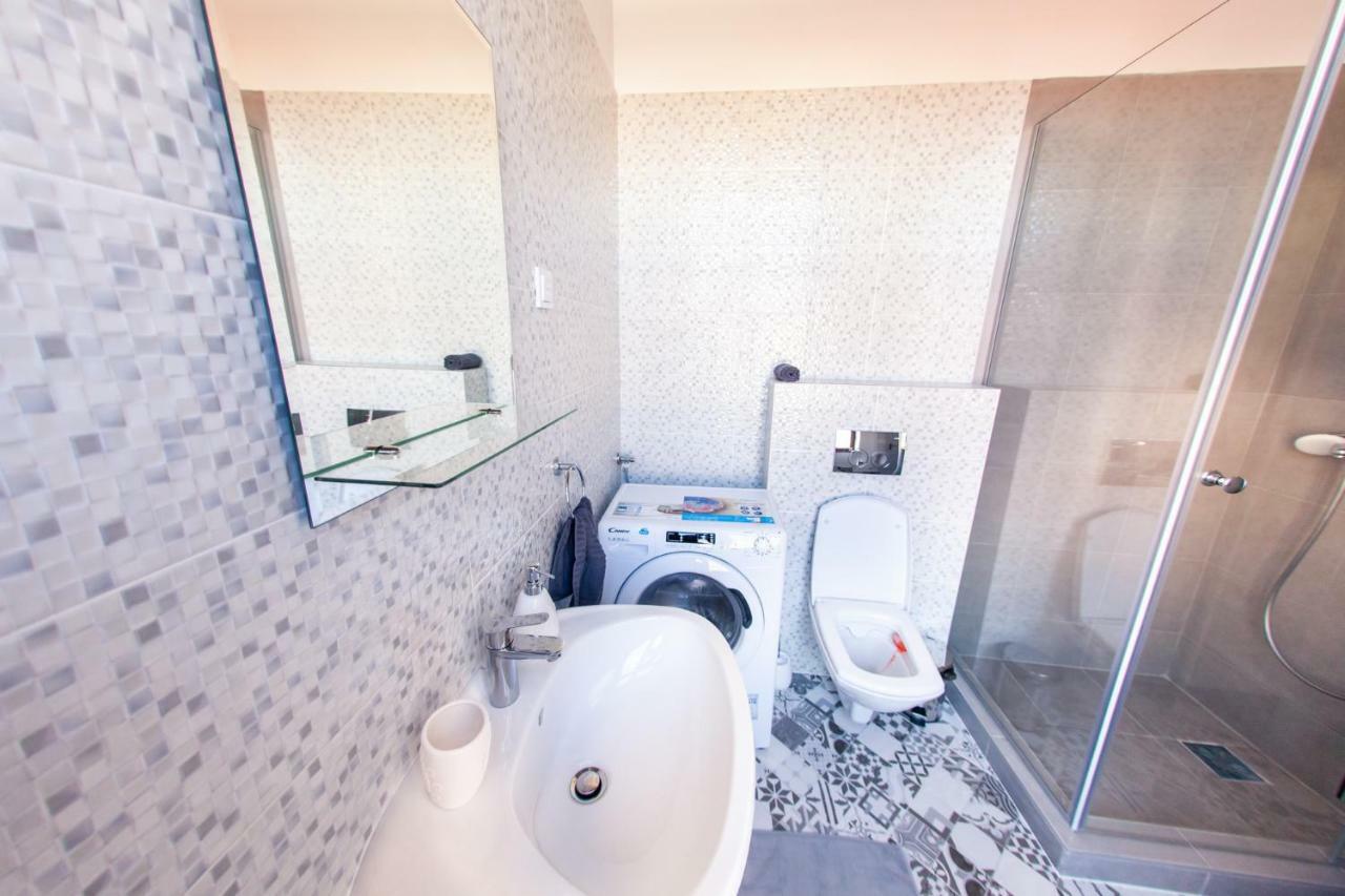 Apartment Luxury 1 *